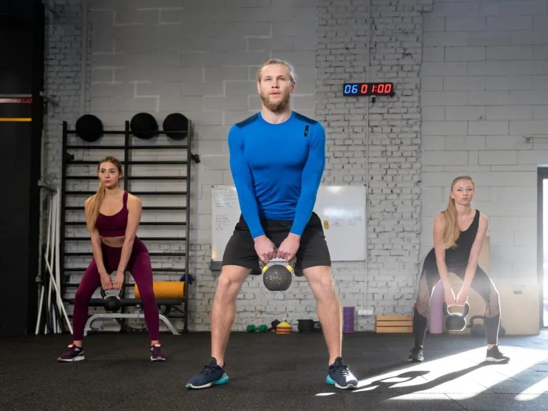 Trening funkcjonalny co to? Poznaj korzyści i różnice w treningu