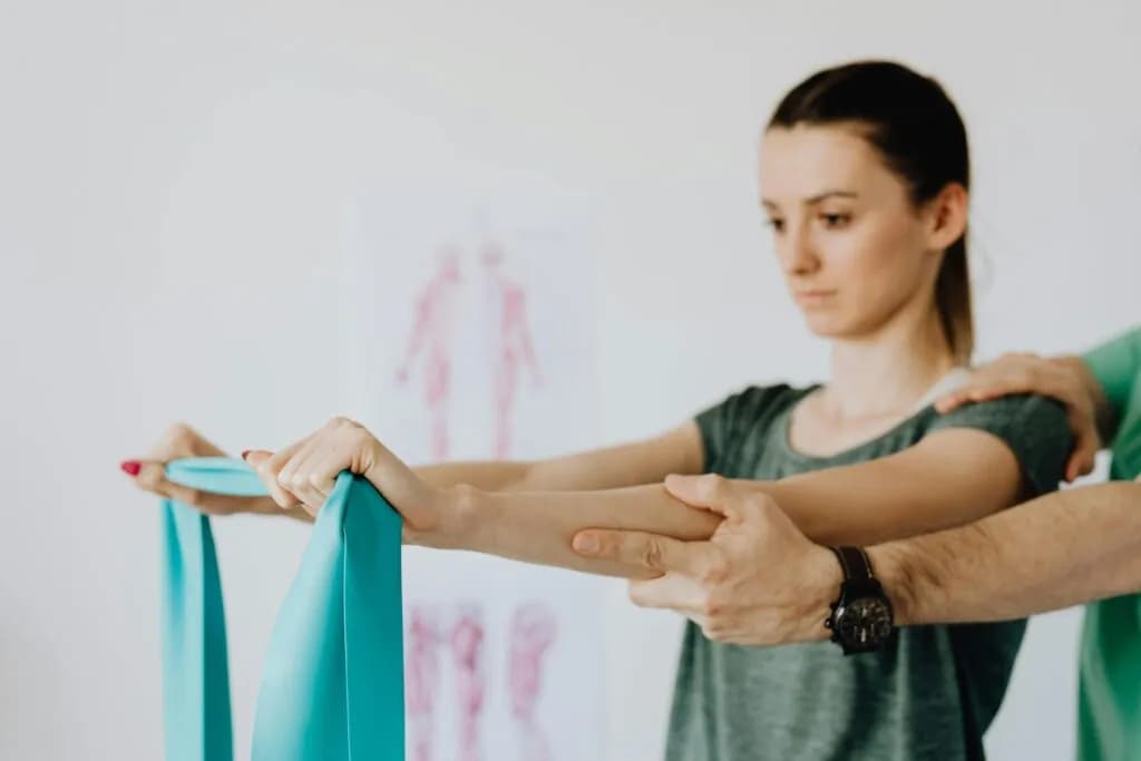 Jakich ćwiczeń unikać przy osteoporozie, aby uniknąć kontuzji?