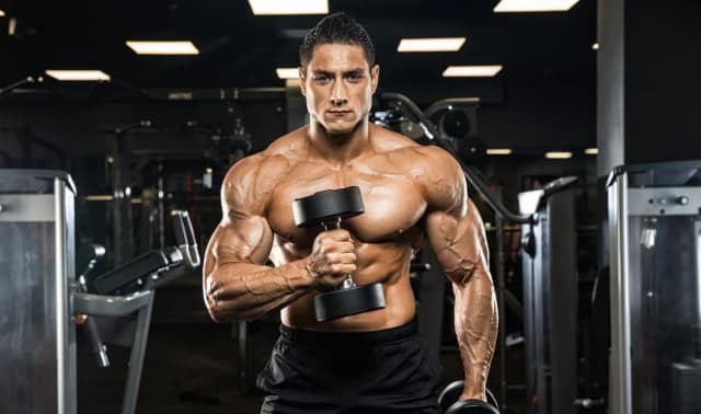 Ile ćwiczeń na treningu, aby uniknąć przetrenowania i kontuzji?