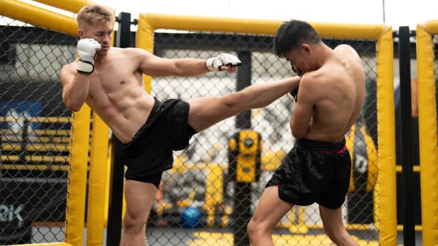 MMA co to? Poznaj tajniki mieszanych sztuk walki i ich zasady