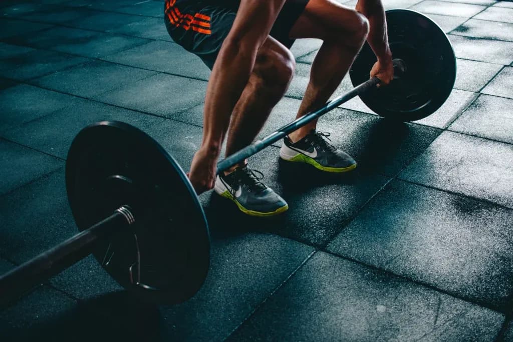 Ile kcal spala trening siłowy? Odkryj prawdę o spalaniu kalorii