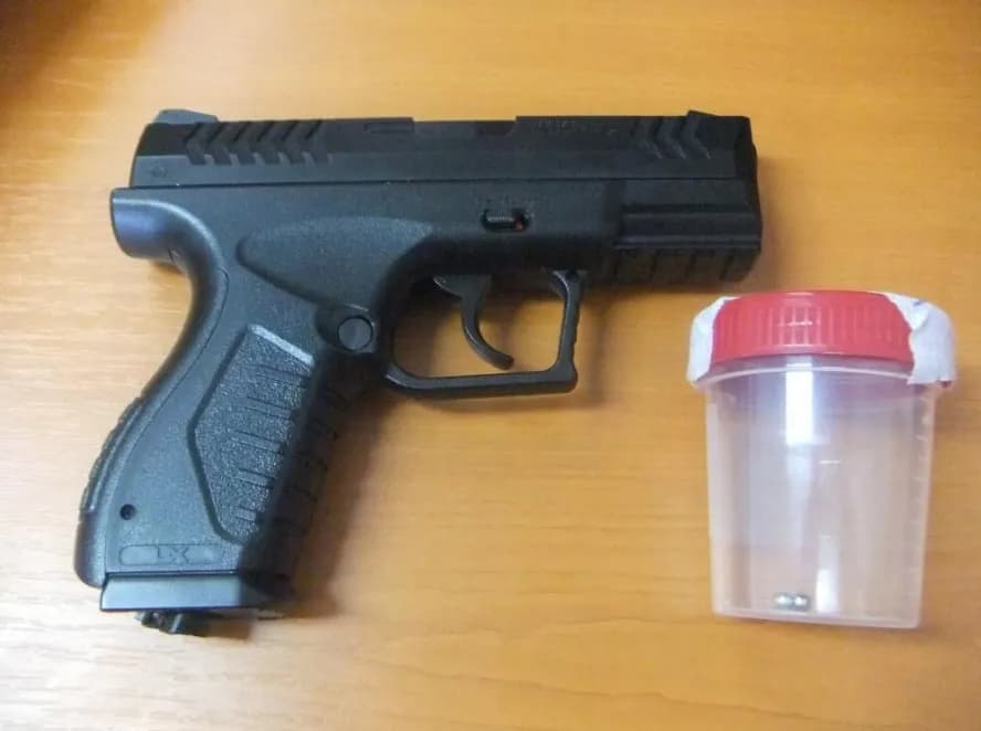 Bron gazowa czy jest legalna? Sprawdź, co musisz wiedzieć o przepisach