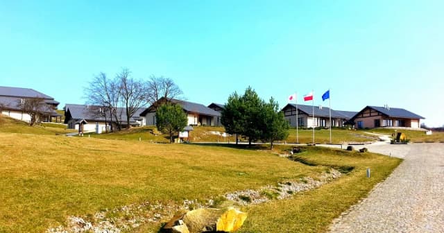 Dojo Stara Wieś – gdzie to jest i dlaczego warto je odwiedzić