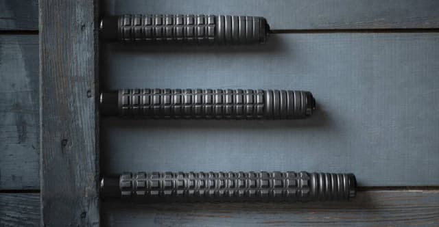 Czy posiadanie pałki teleskopowej jest legalne? Poznaj przepisy i zagrożenia