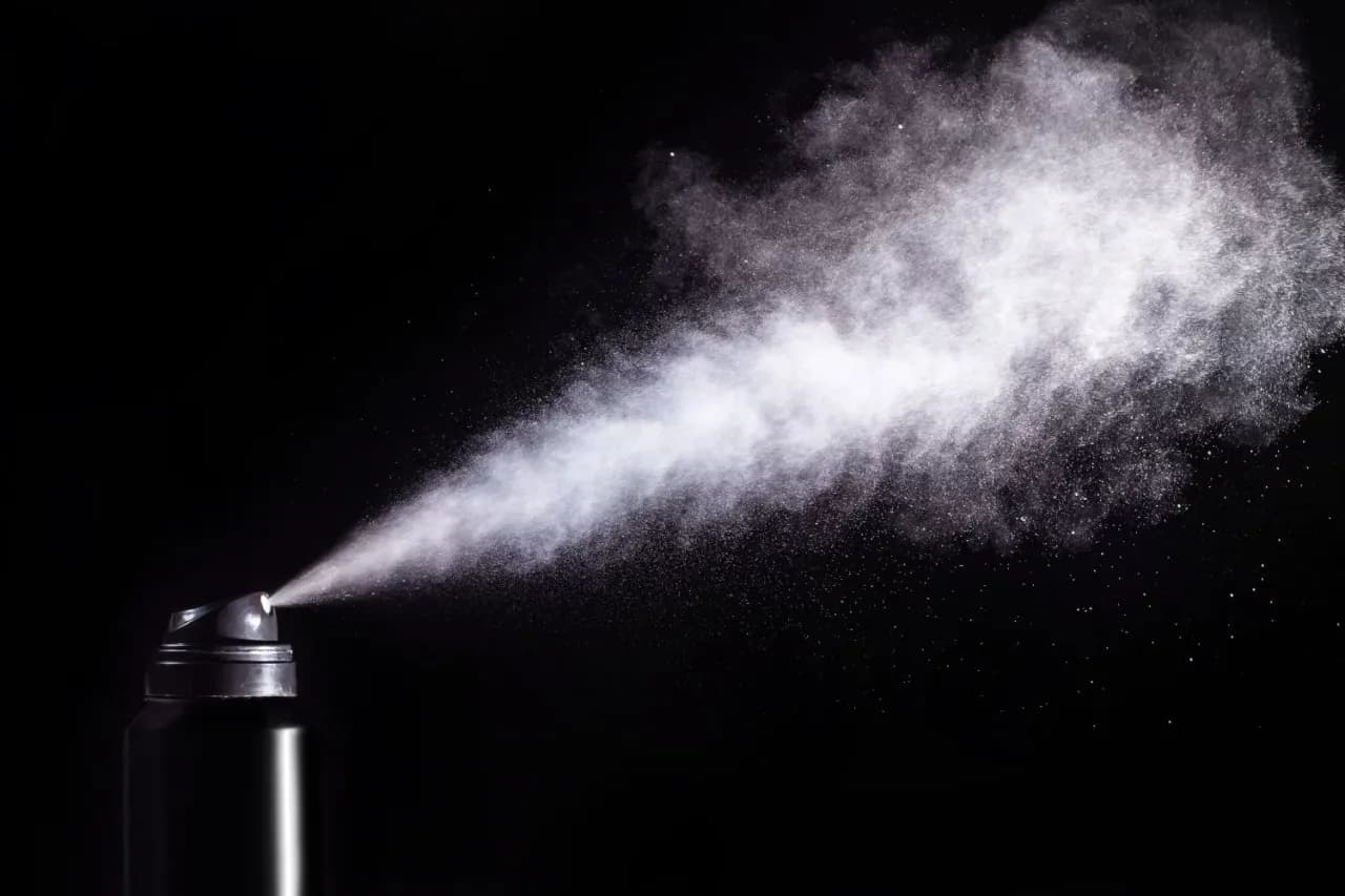 Ile działa gaz pieprzowy? Zaskakujące fakty o jego skuteczności