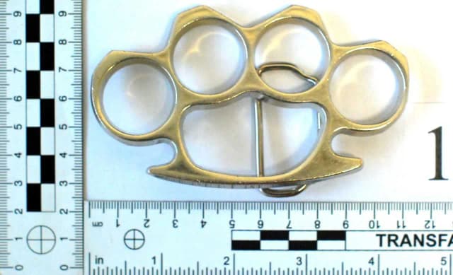 Co to kastet? Historia, rodzaje i przepisy dotyczące broni