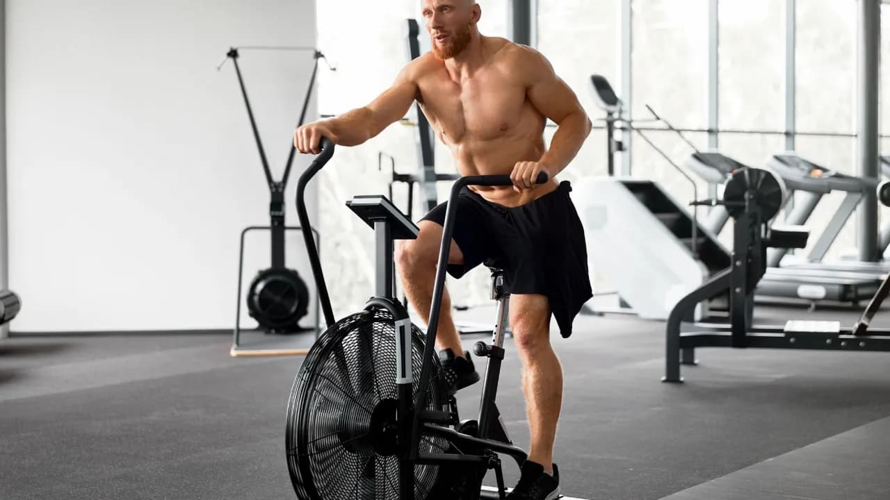 Czy cardio spala mięśnie? Jak uniknąć ich utraty podczas treningu