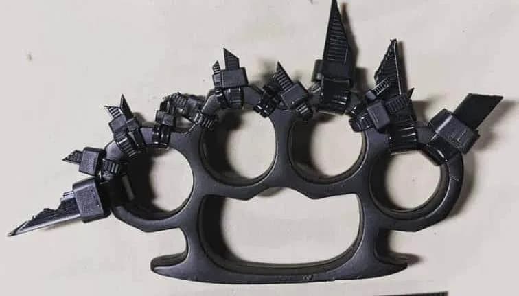 Czy kastet jest legalny w Polsce? Sprawdź, co musisz wiedzieć!